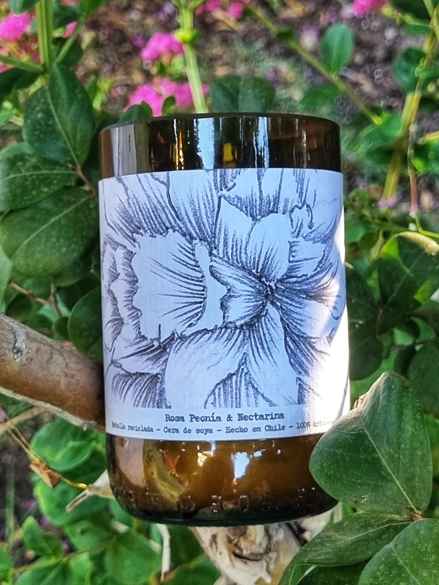 Kandela Rosa Peonía & Nectarina - botella recuperada de cerveza